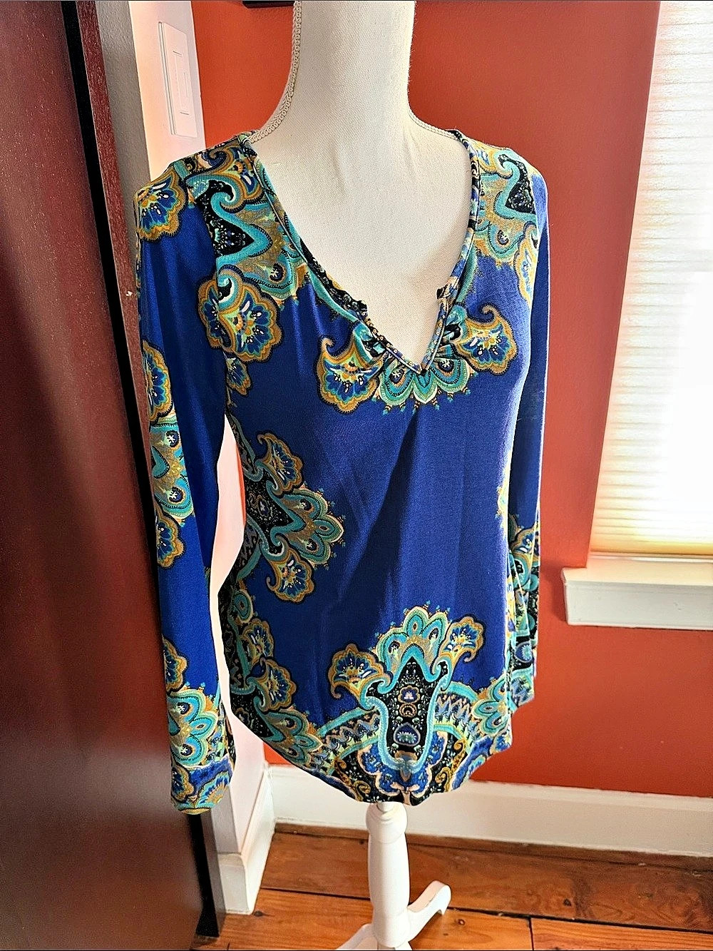 Rose and Lavender Paisley Long Sleeve Blouse in Blue Like New